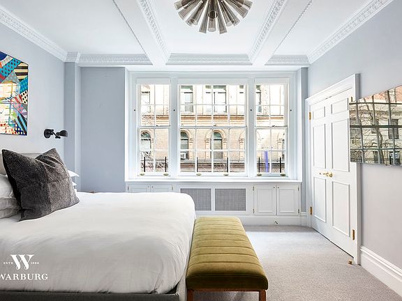 4th image of 130 E 67th St #3-C