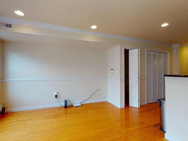 615 16th St NE — Photo 15
