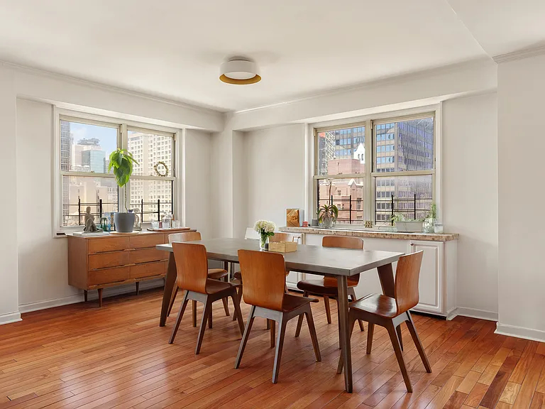 400 E 54th St #21CDE — Photo 3