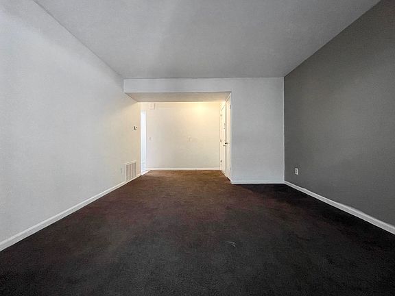 2nd image of 2950 Vineland Ave SE #2956