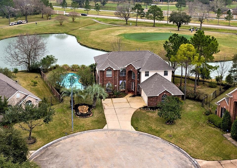 1st image of 515 Elderberry Ln