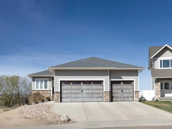 107 S Morris Ct, Blackfalds, AB T4M 0B3