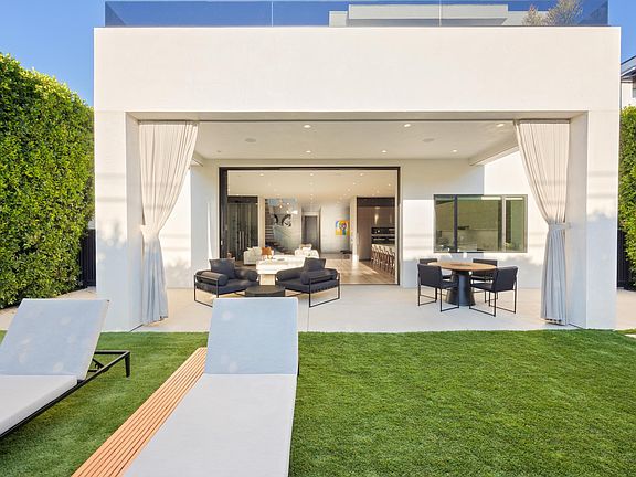 Seamless indoor/outdoor experience