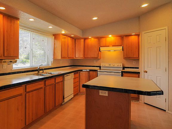 4th image of 3498 Marlette Pl