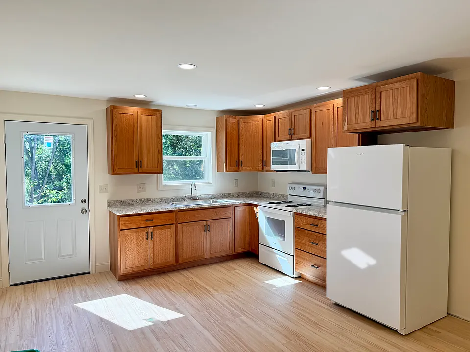12 Kelly St #2