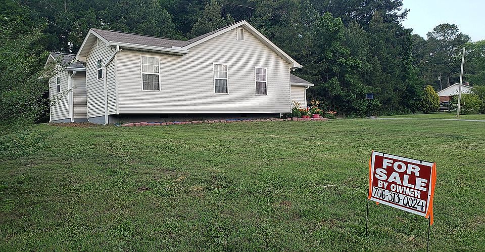 2nd image of 1035 Dawnville Rd