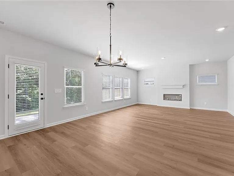 2929 Sweet Red Cir — Photo 35