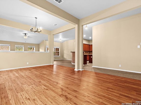 3rd image of 146 Glen Eagles Dr