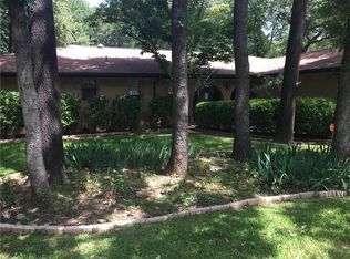 1025 Oak Ridge Dr, Azle, TX 76020