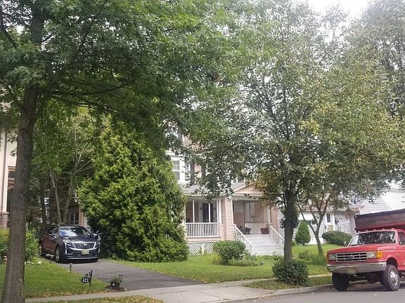 5th image of 417 Berkeley Ave