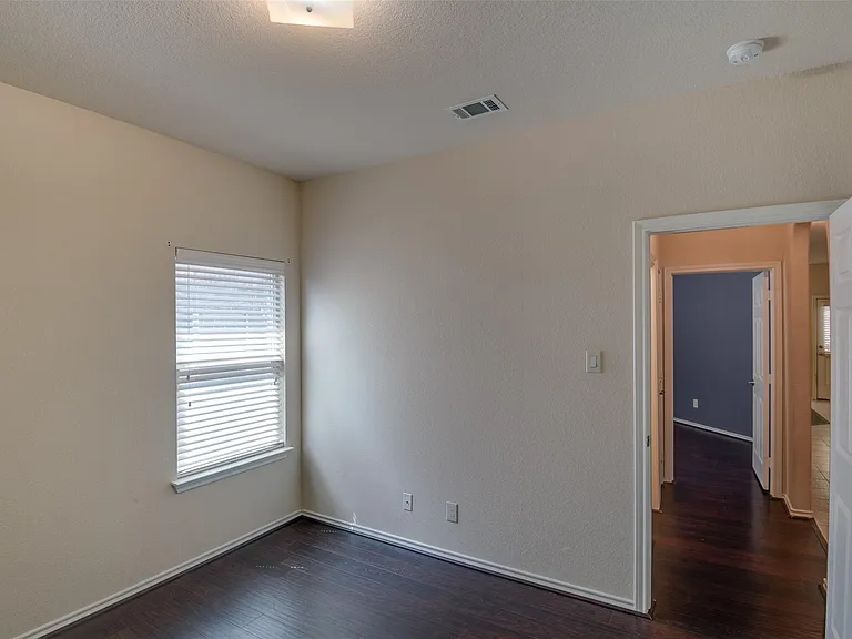 6677 Friendsway Dr — Photo 14