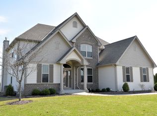 W279N8430 Copper Ct, Hartland, WI 53029