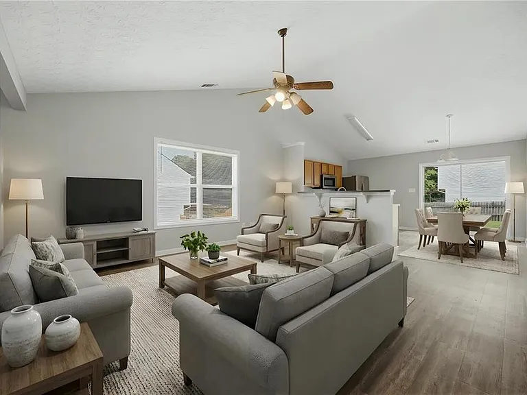 1002 Pine Isle Ct — Photo 1