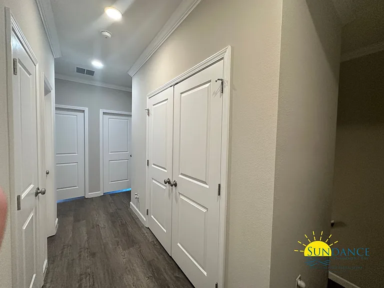 1811 Stable Ln — Photo 10