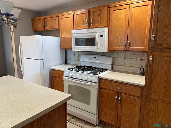 3rd image of 301 Maple Ave