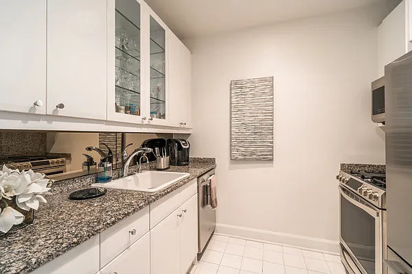 Sold by Compass | media 5