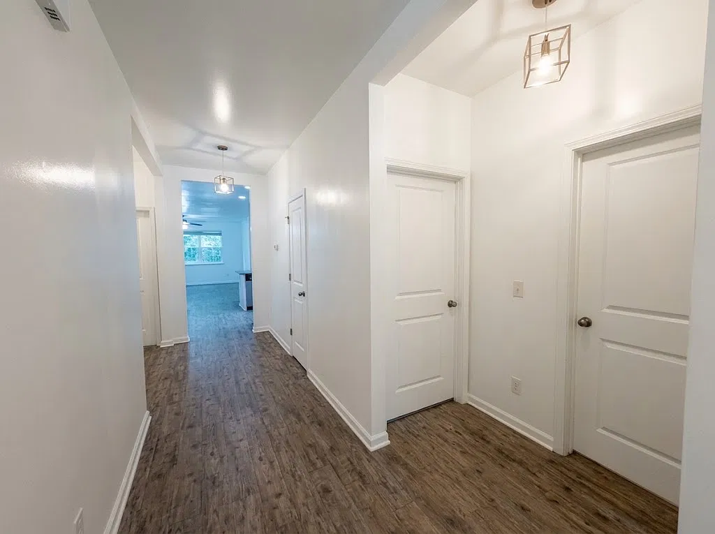 4 bed, 1630 sqft, $2,450 — Photo 2