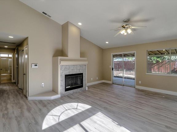5th image of 1719 Diablo Creek Dr