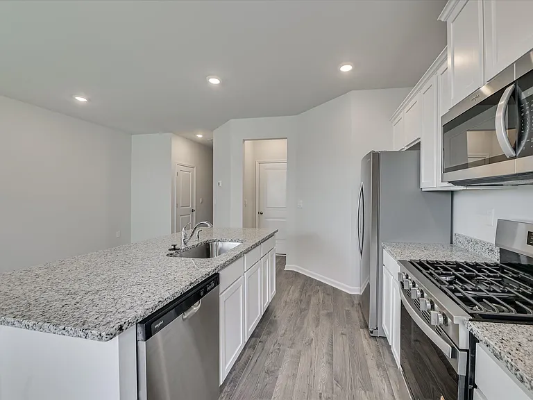 811 Grovebury Ct — Photo 8