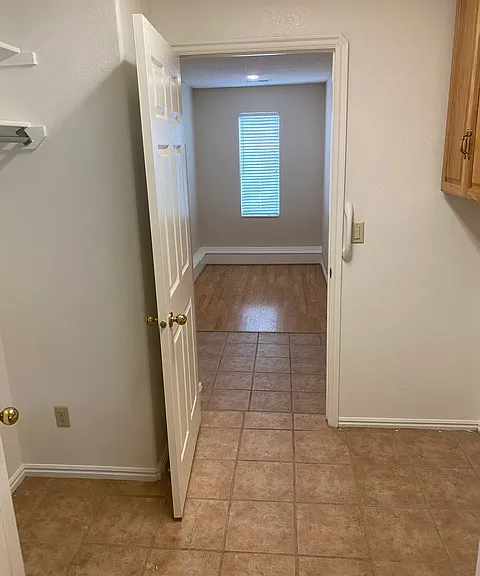 660 E Vermillion Ave — Photo 27