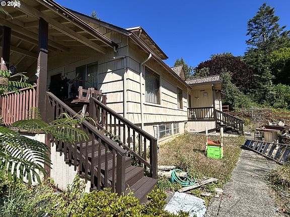 2nd image of 108 N Irving St