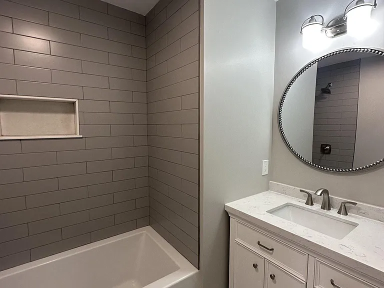 36 Center St #B — Photo 8