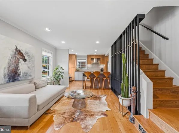 2719 N Edison St, Arlington, VA 22207