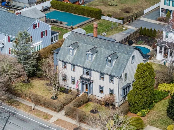 229 Hawthorn St, New Bedford, MA 02740