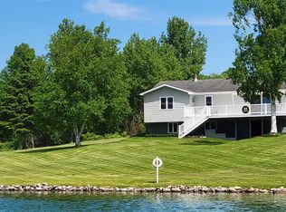 9241 N Island View Dr, Cheboygan, MI 49721