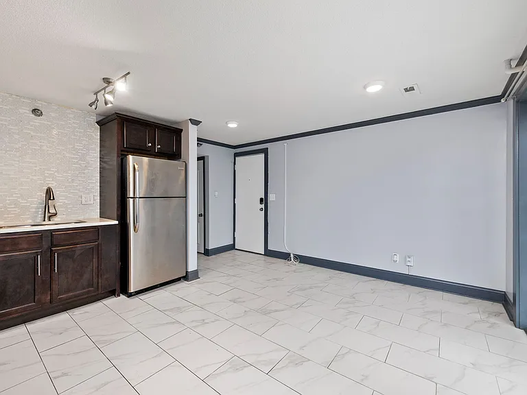 4544 Summit St — Photo 25