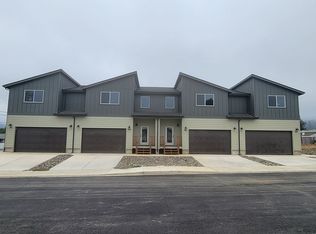 757 S Comstock Ave, Sutherlin, OR 97479