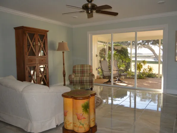 11628 W Bayshore Dr, Crystal River, FL 34429