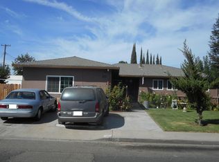 25 Oleander Ln, Turlock, CA 95380
