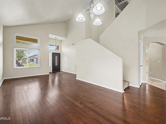 5th image of 1921 W VINEYARD PLAINS Drive