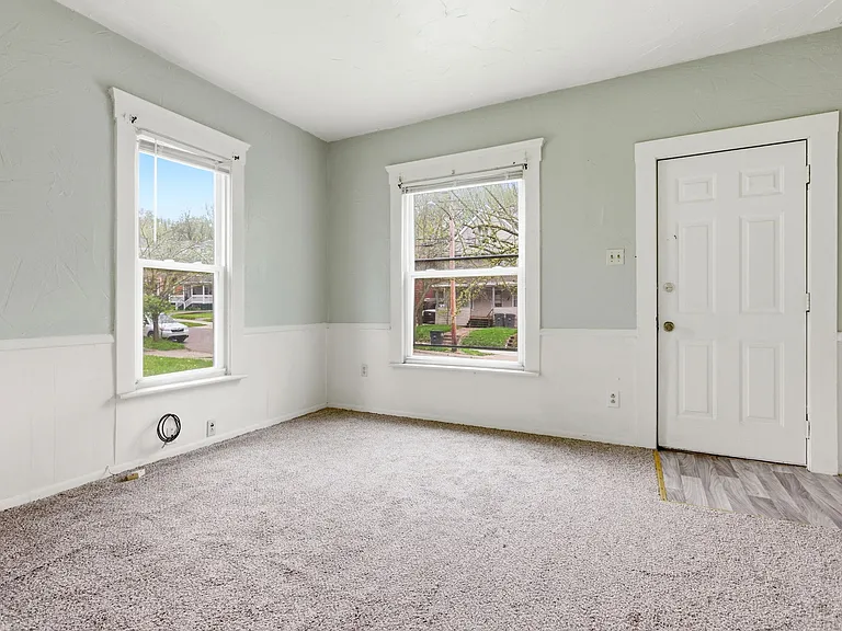 819 Princeton St — Photo 3