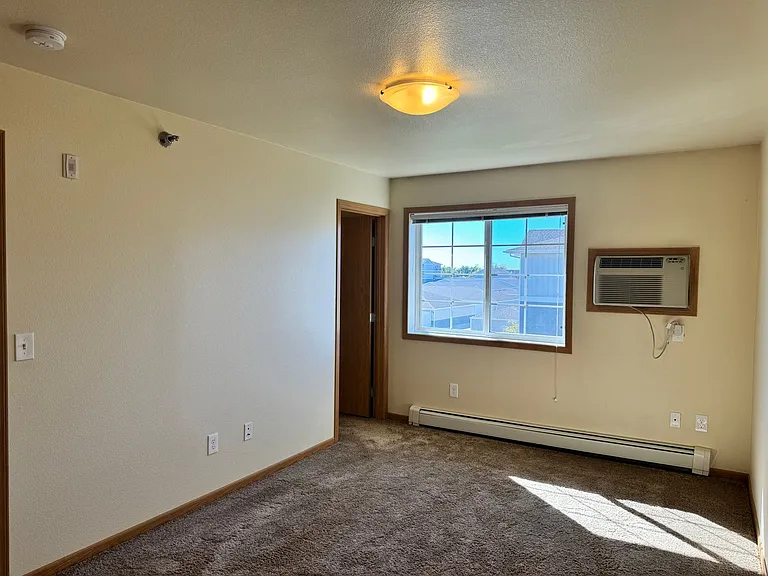 West Lake III Apartments — Photo 238
