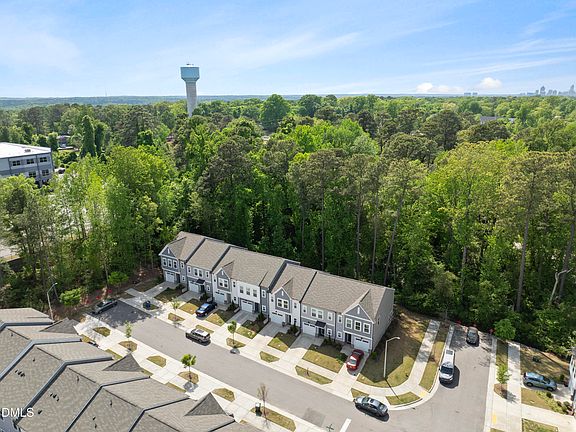3rd image of 804 Star Ridge Dr