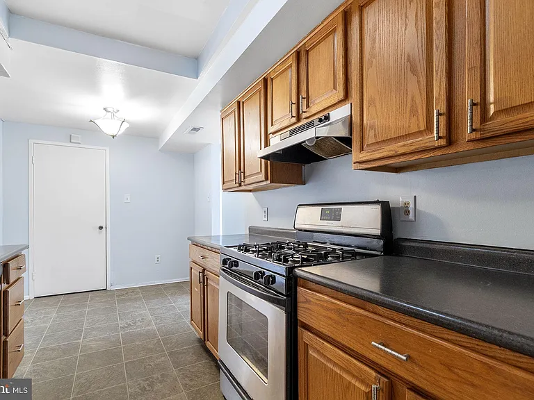10239 Prince Pl #26-102 — Photo 15