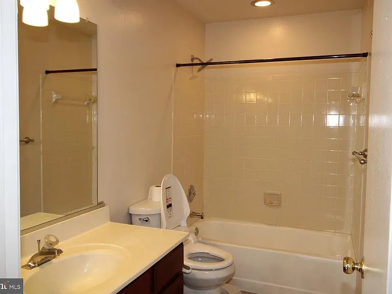 11518 Brundidge Ter — Photo 11