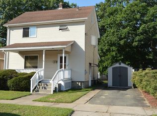 84 Upland St, Springfield, MA 01104
