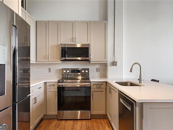 4th image of 3235 Roswell Rd NE Unit 1021