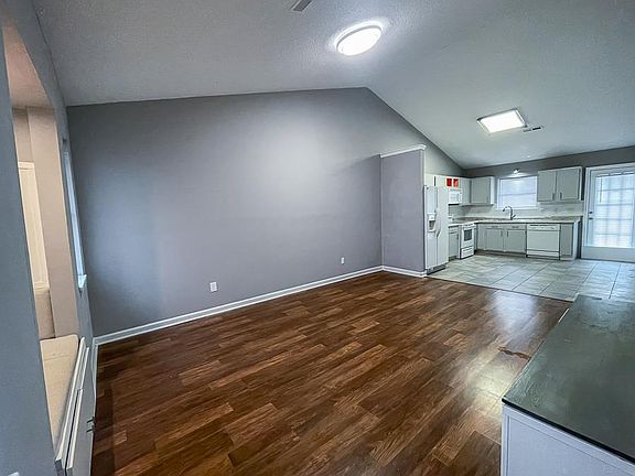 5th image of 229 Wyndham Cir