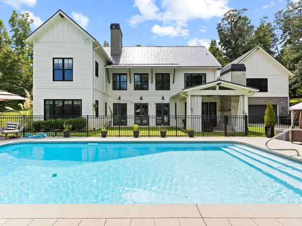 471 N Barton Rd, Taylors, SC 29687