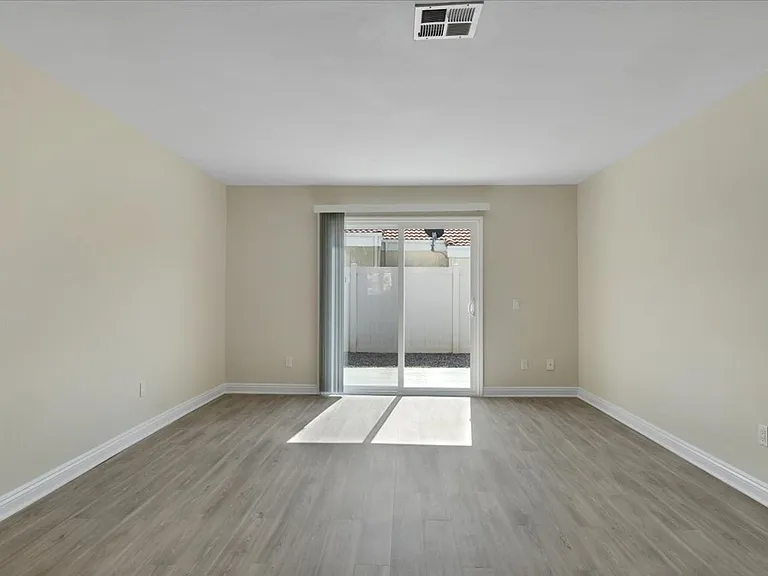 Concord Villas Patio Homes - Riverside, CA — Photo 44
