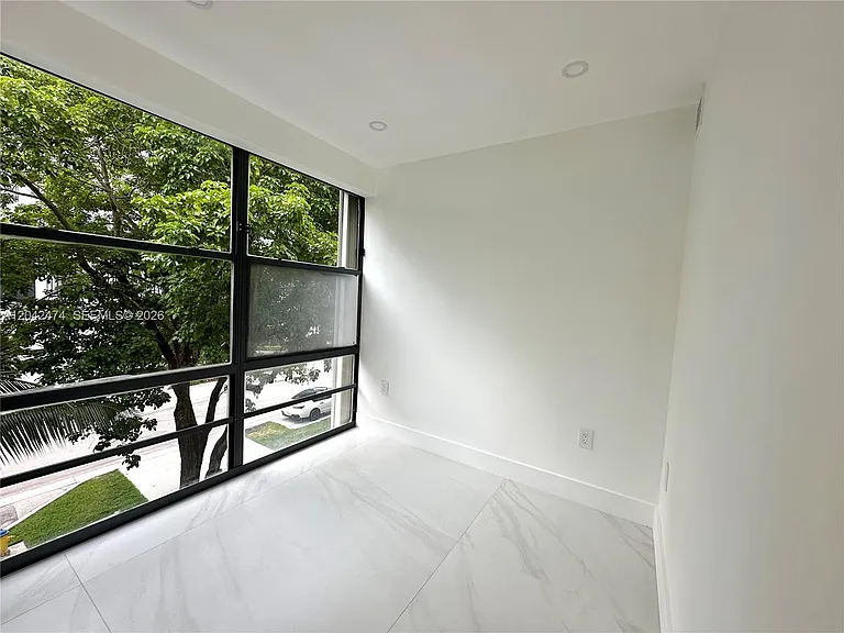 17620 Atlantic Blvd #310 — Photo 6