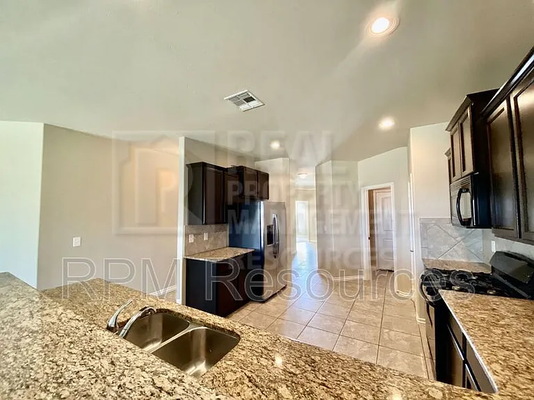 9501 Timberwind Ln — Photo 8
