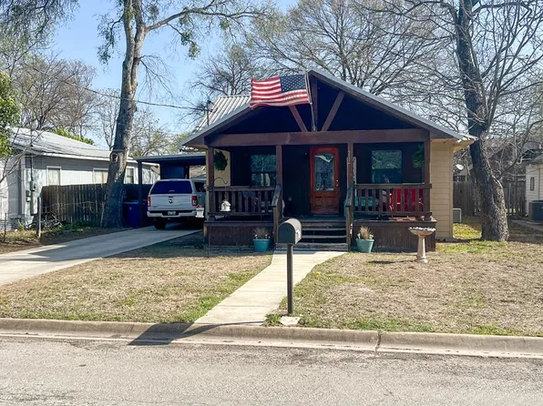212 Palmer St N, Kerrville, TX 78028