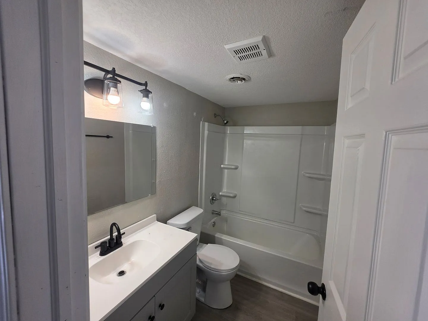 3374 Heatherton — Photo 4