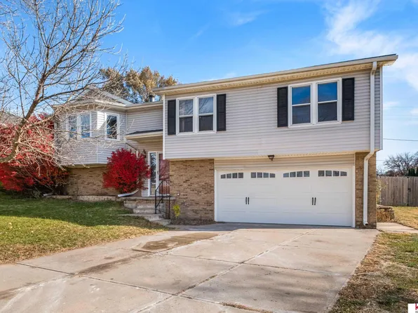 1207 Beaver Lake Blvd, Plattsmouth, NE 68048