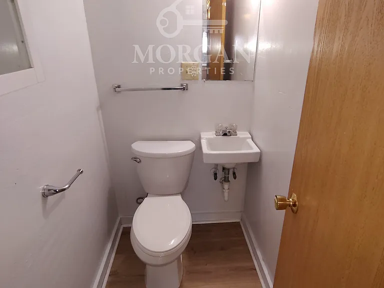 2233 Fairview St — Photo 4